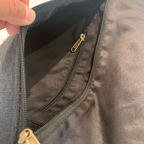 Handmade in India burlap clutch with sequins - Picture 4 of 16